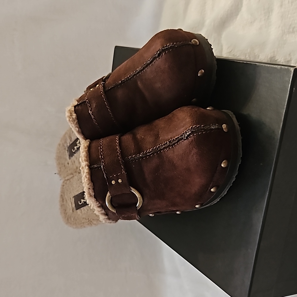 Union Bay Brown Suede Clogs